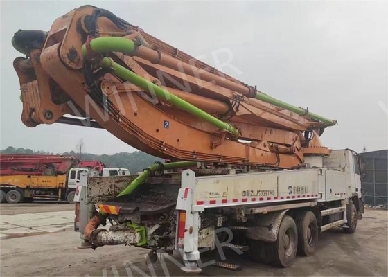 Caminhão bomba de concreto usado 2012 com lança ZLJ5339THB 47 m 3 eixos